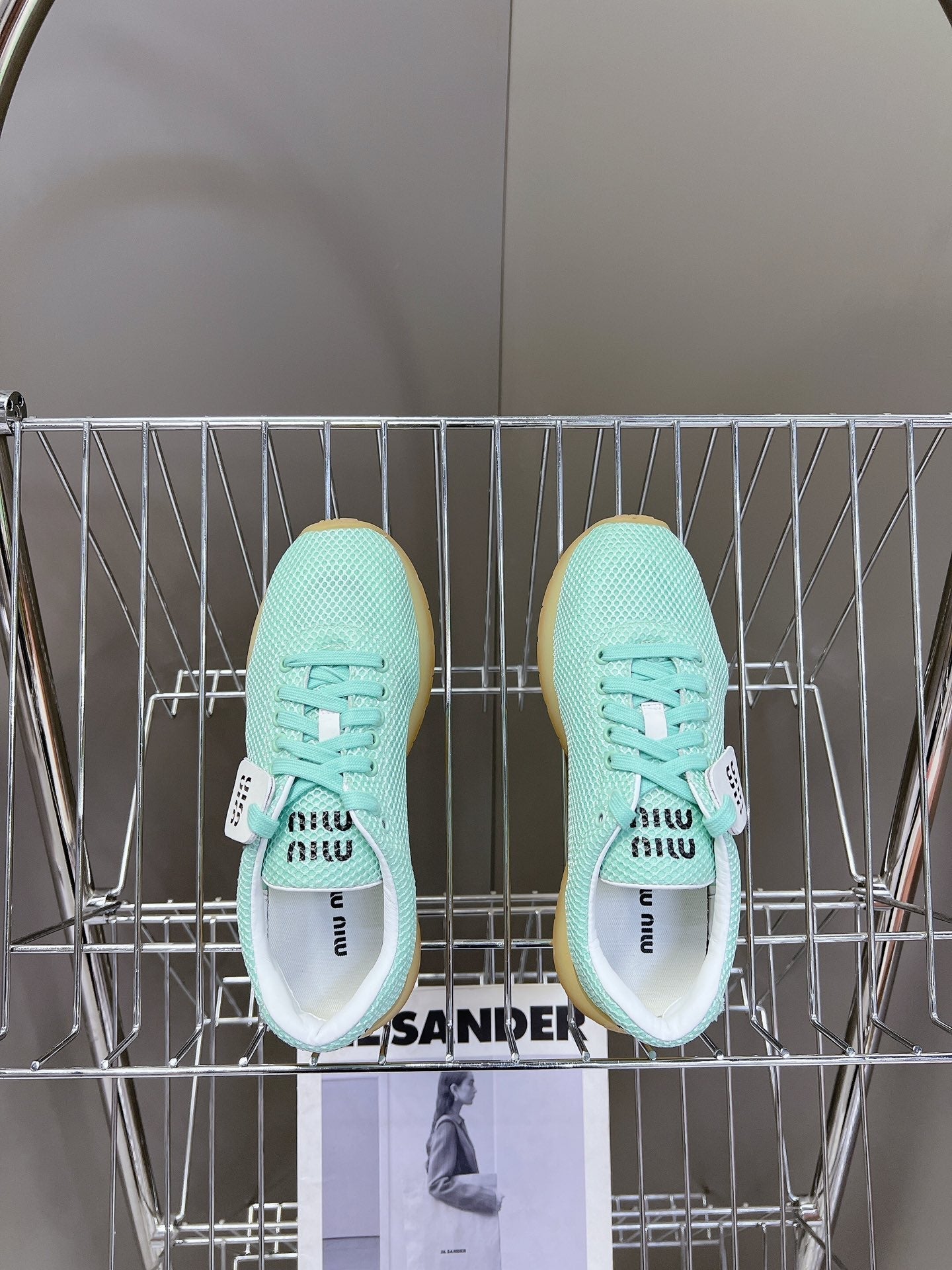 M-Sneakers