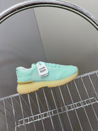 M-Sneakers