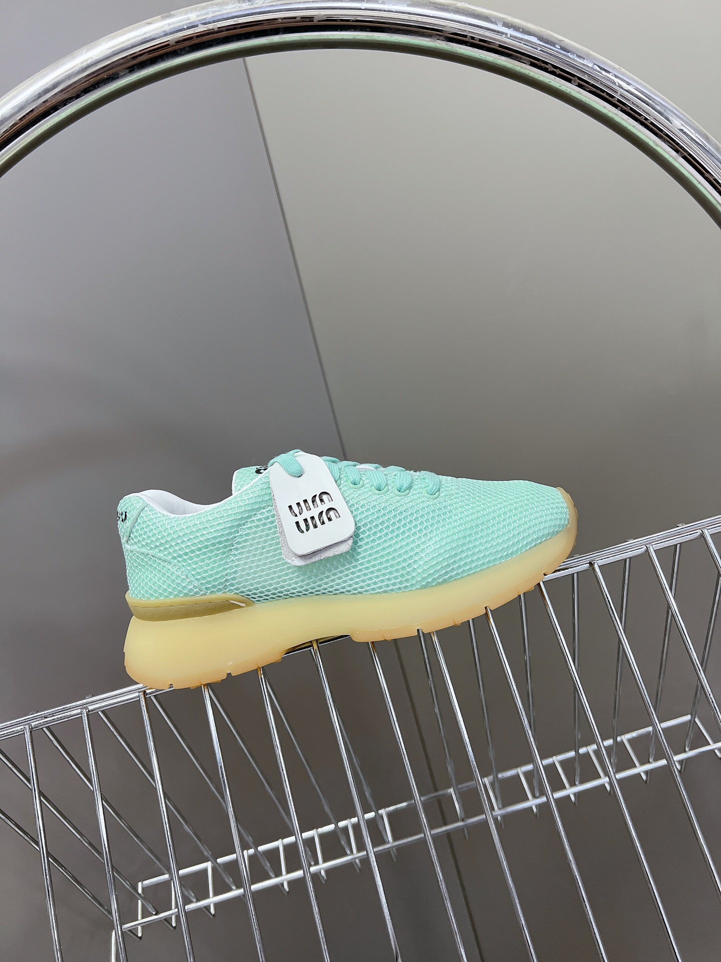 M-Sneakers