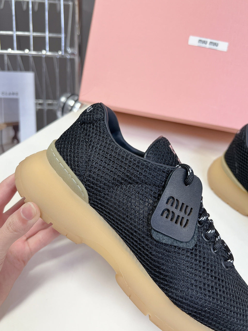 M-Sneakers