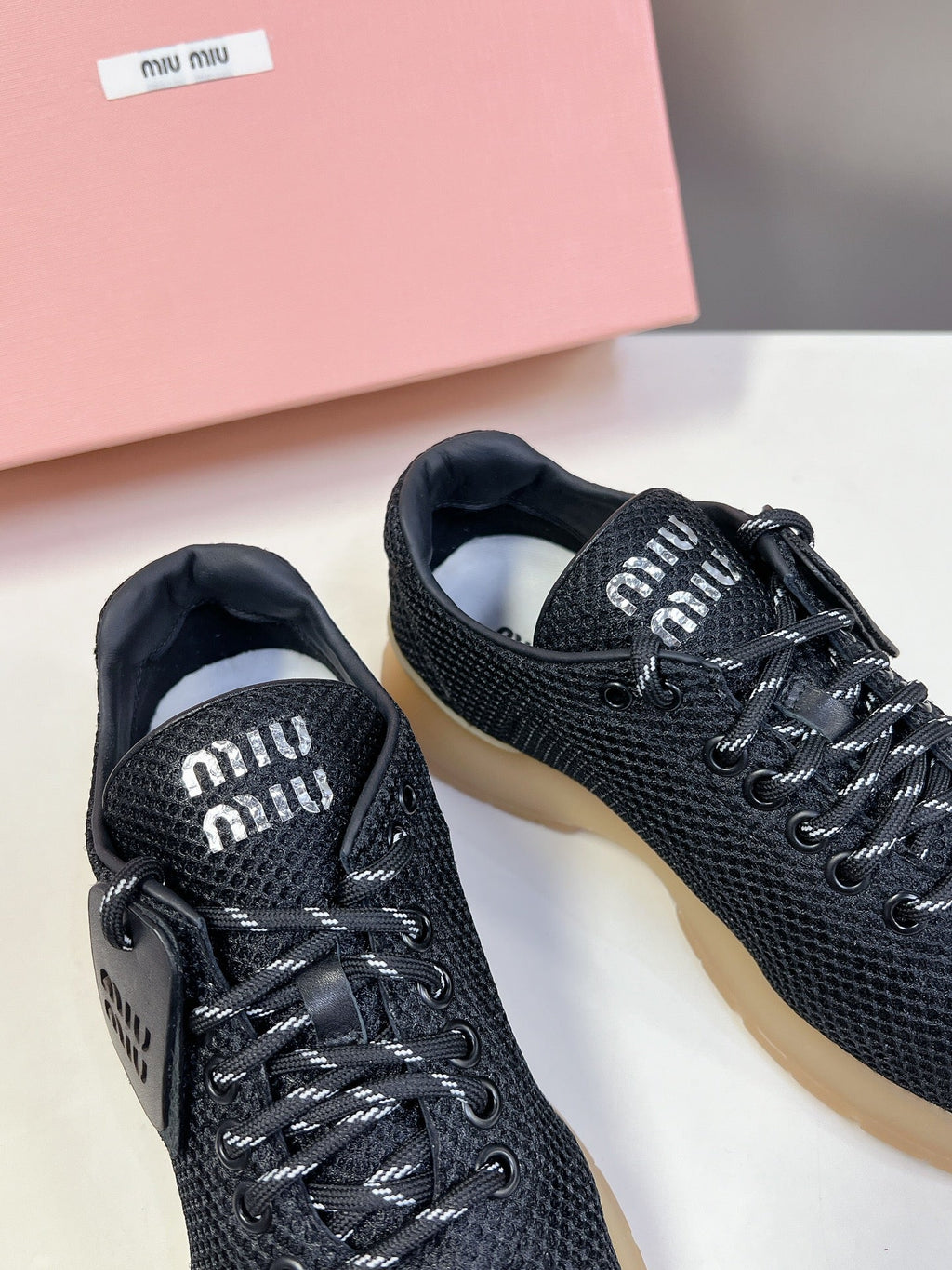 M-Sneakers
