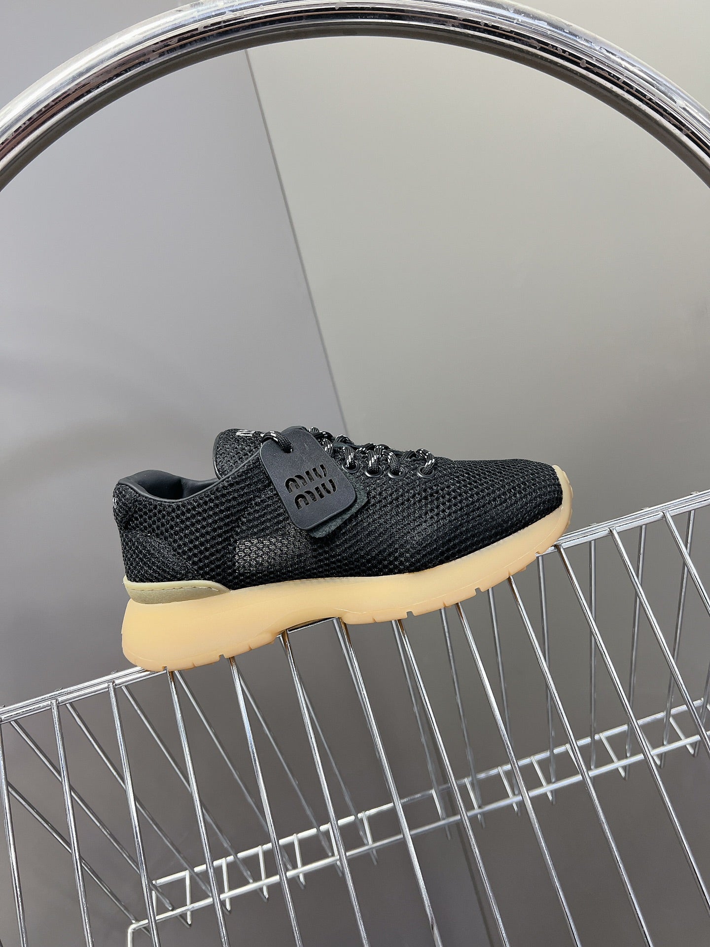 M-Sneakers