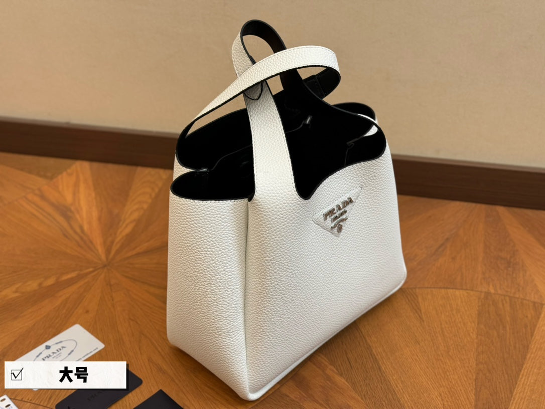 P-Shoulder Bag