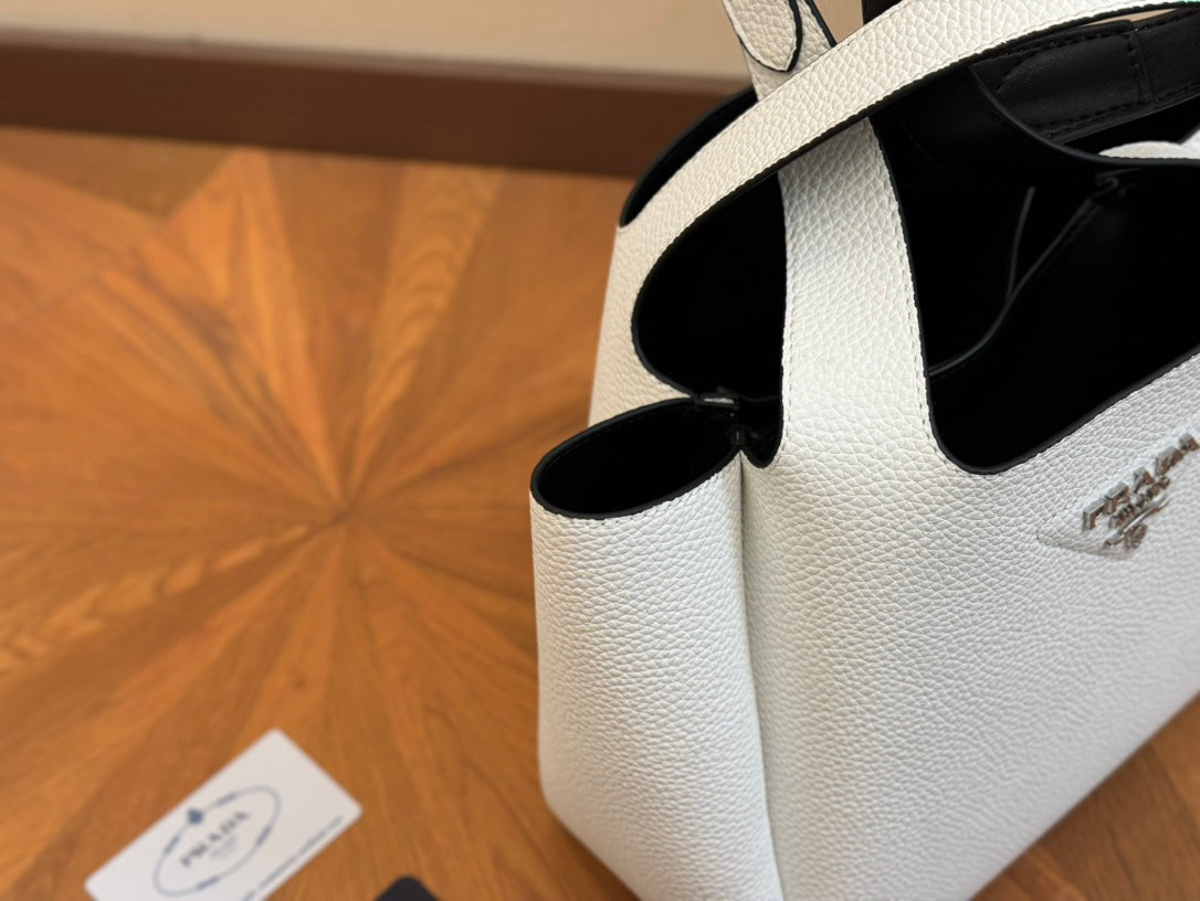 P-Shoulder Bag