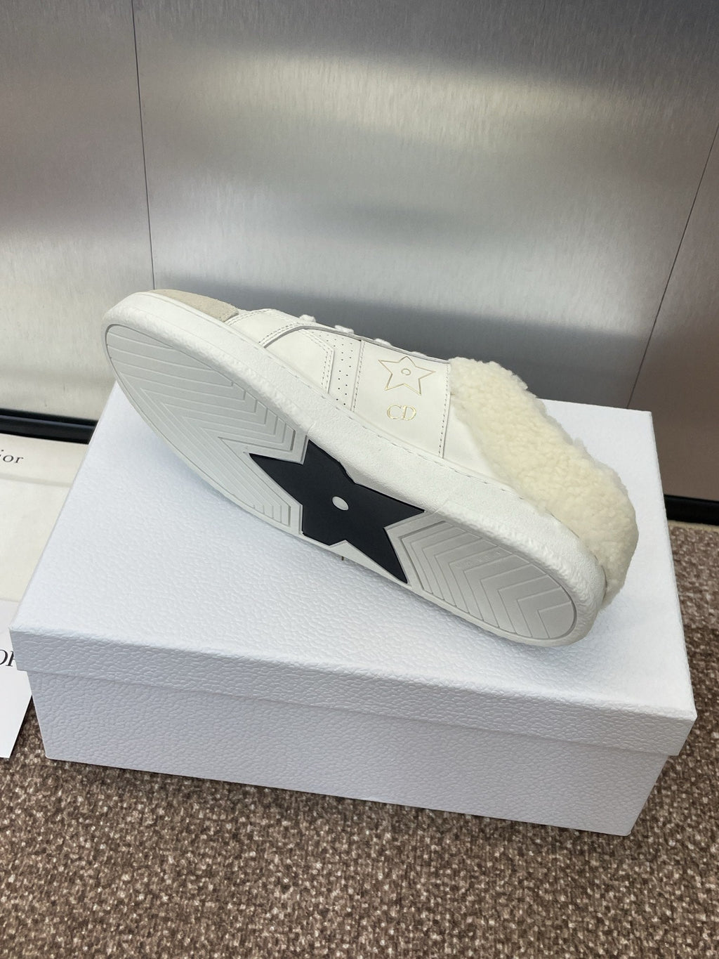D-Sneakers
