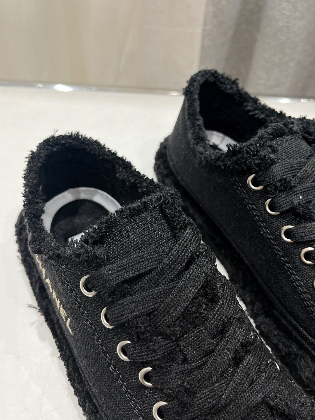 C-Sneakers