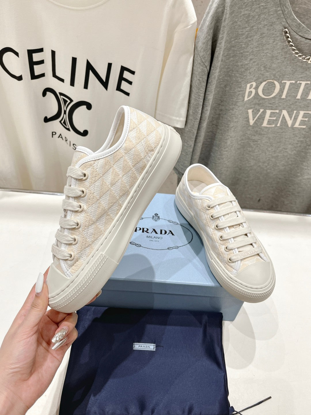 P-Sneakers