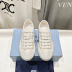 P-Sneakers