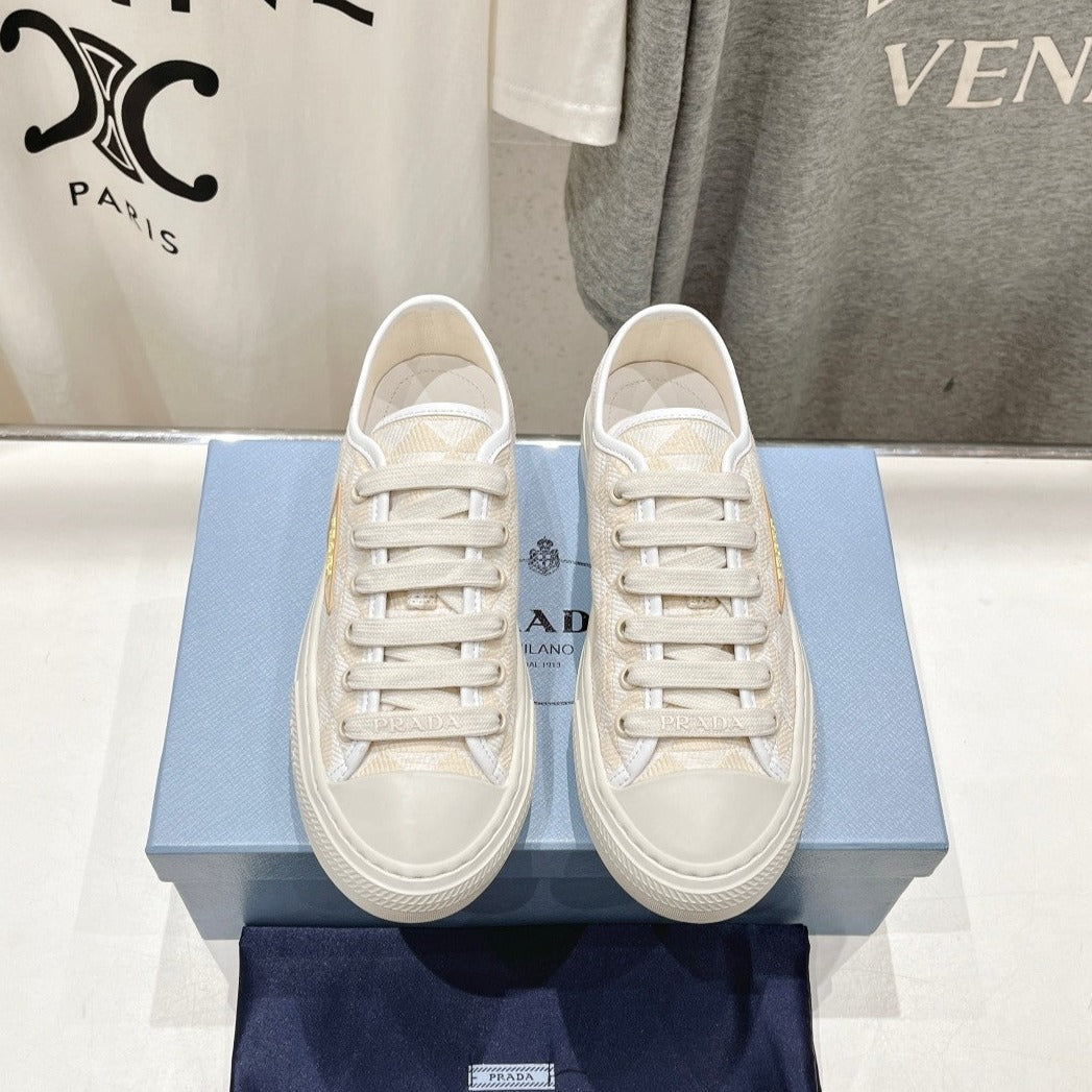 P-Sneakers