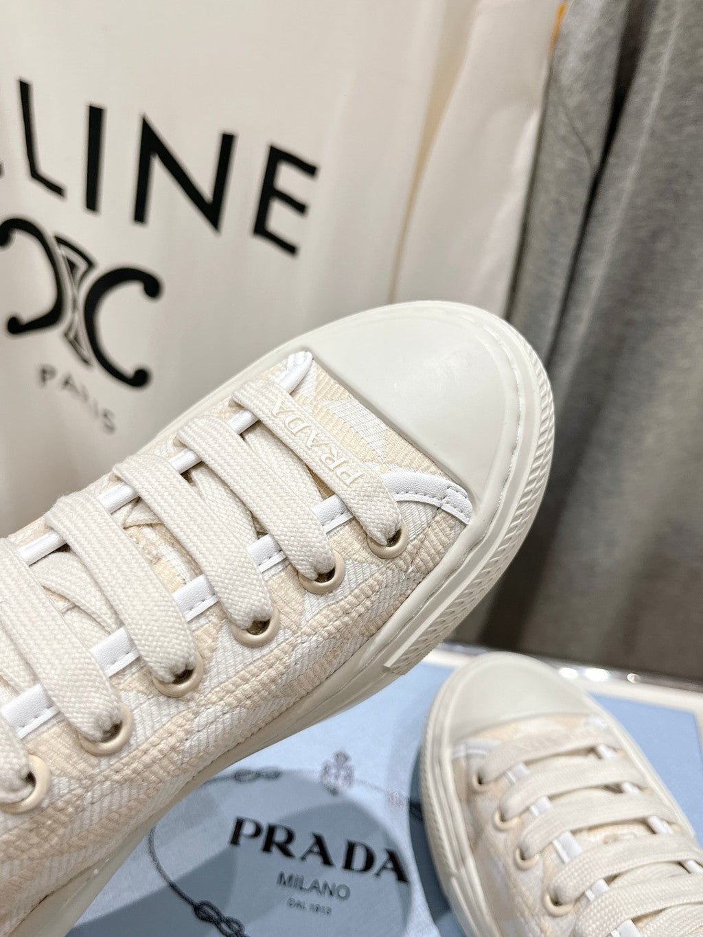 P-Sneakers
