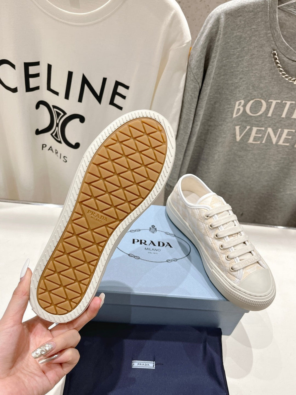 P-Sneakers