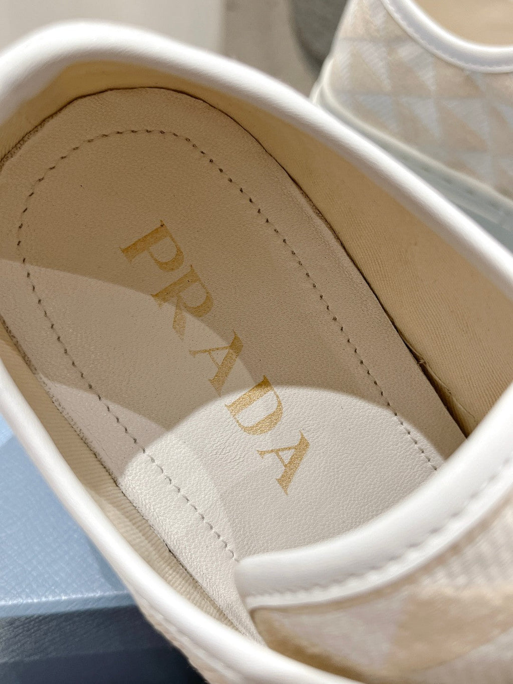 P-Sneakers