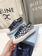 P-Sneakers