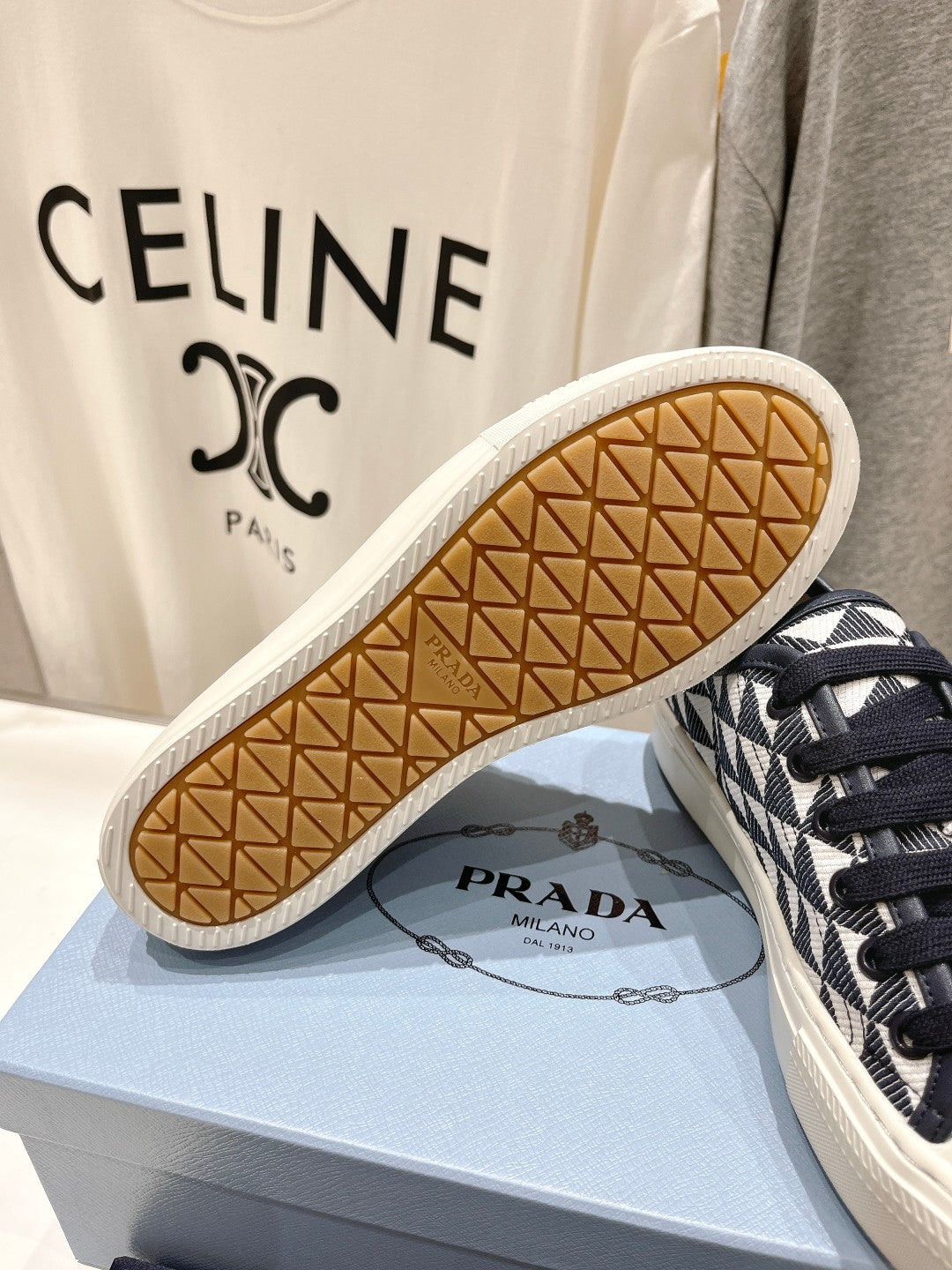 P-Sneakers