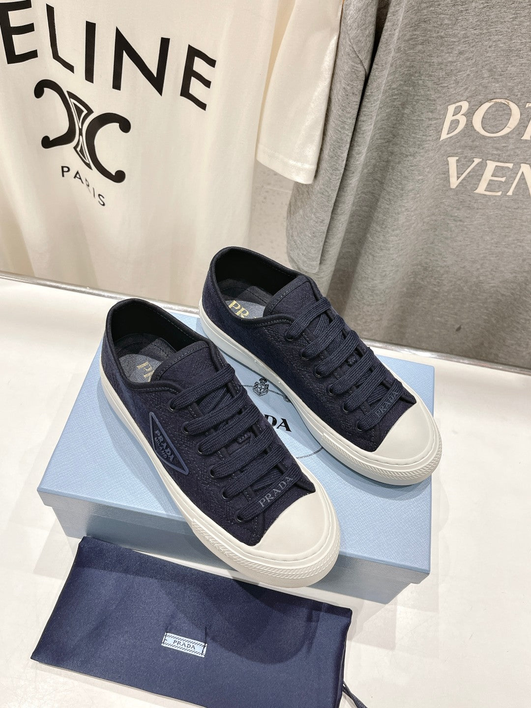 P-Sneakers