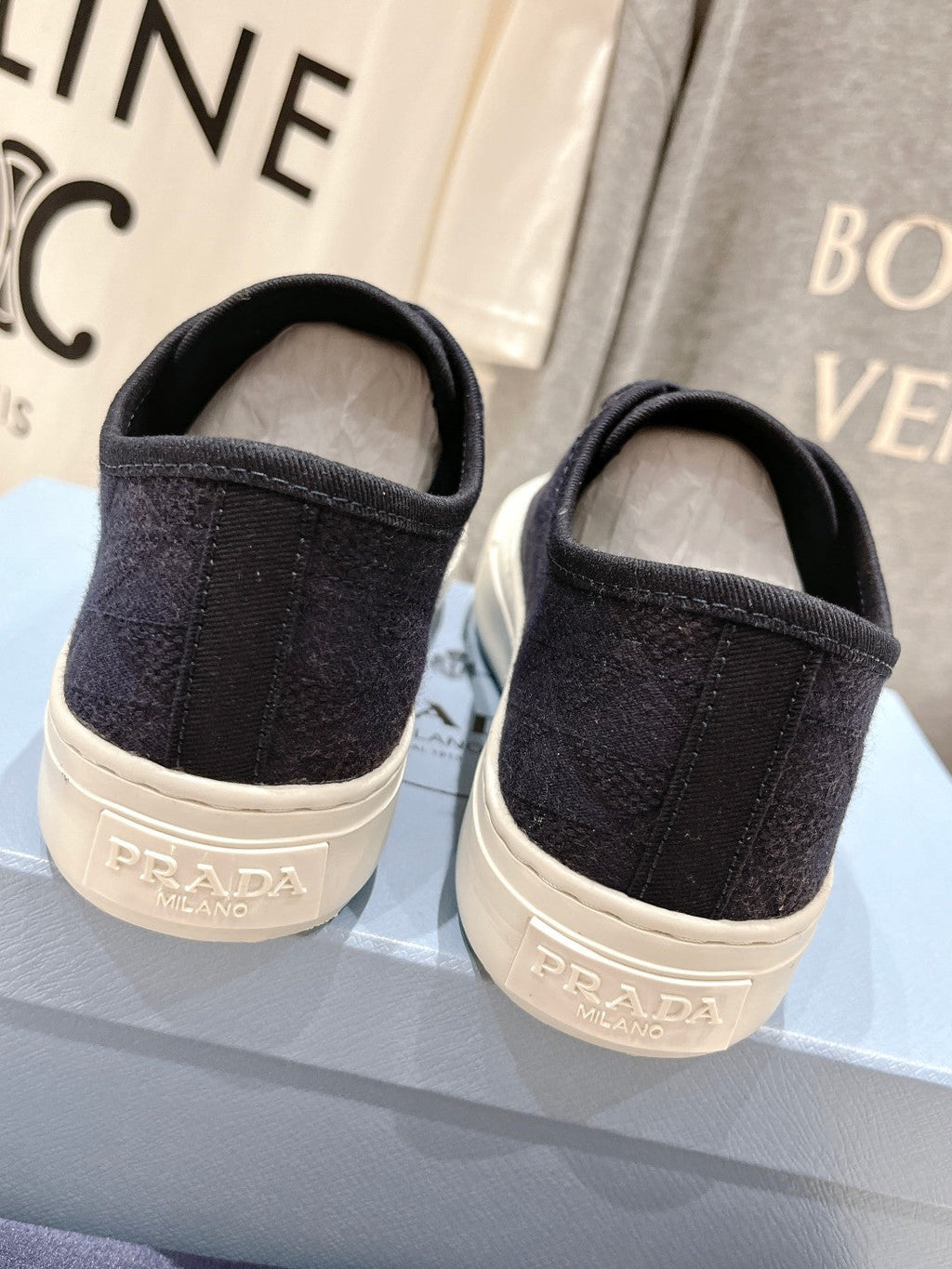 P-Sneakers
