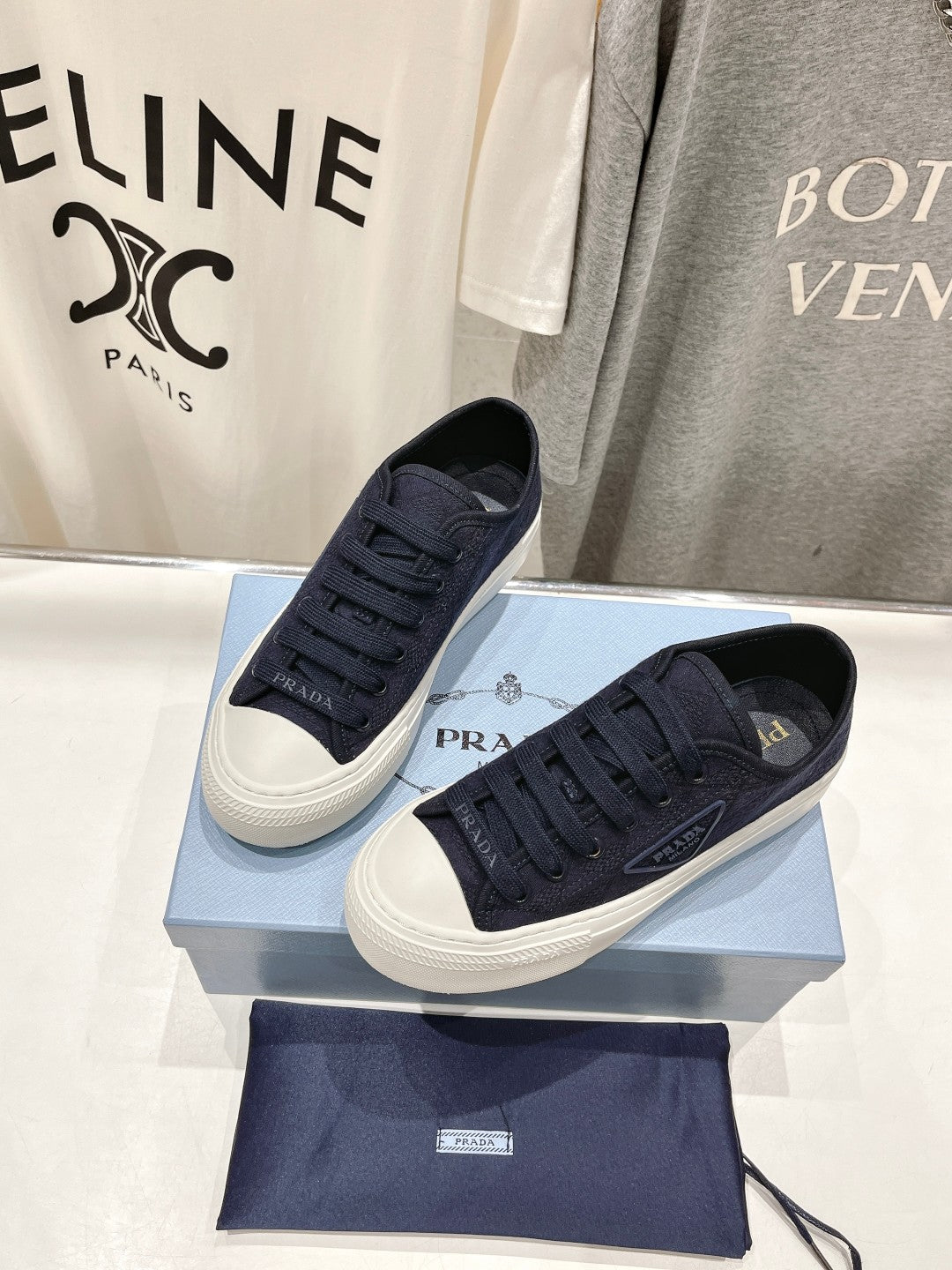 P-Sneakers