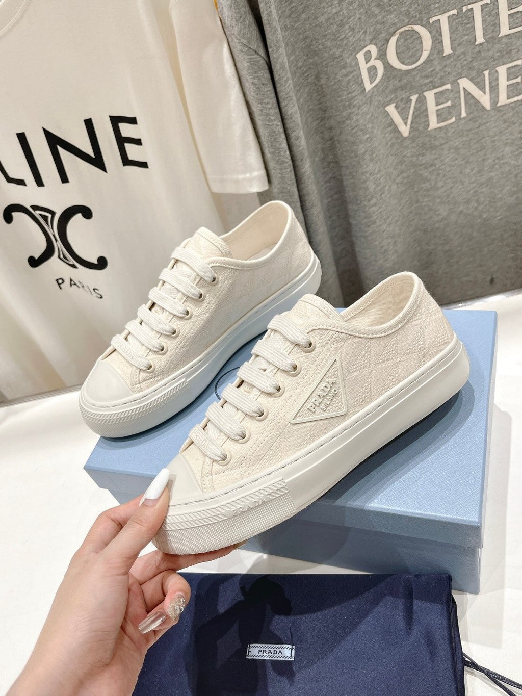 P-Sneakers