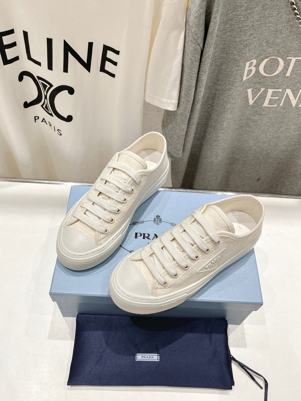 P-Sneakers
