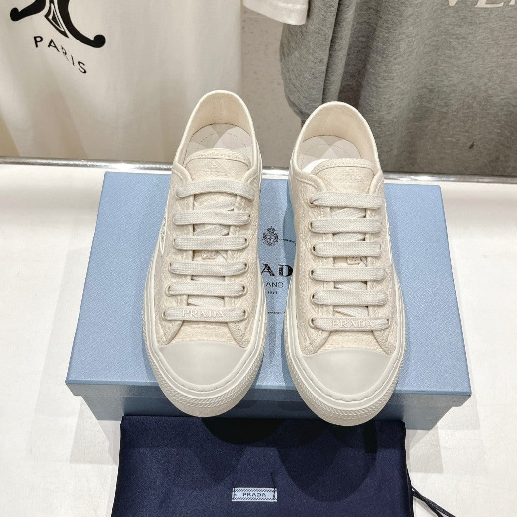 P-Sneakers