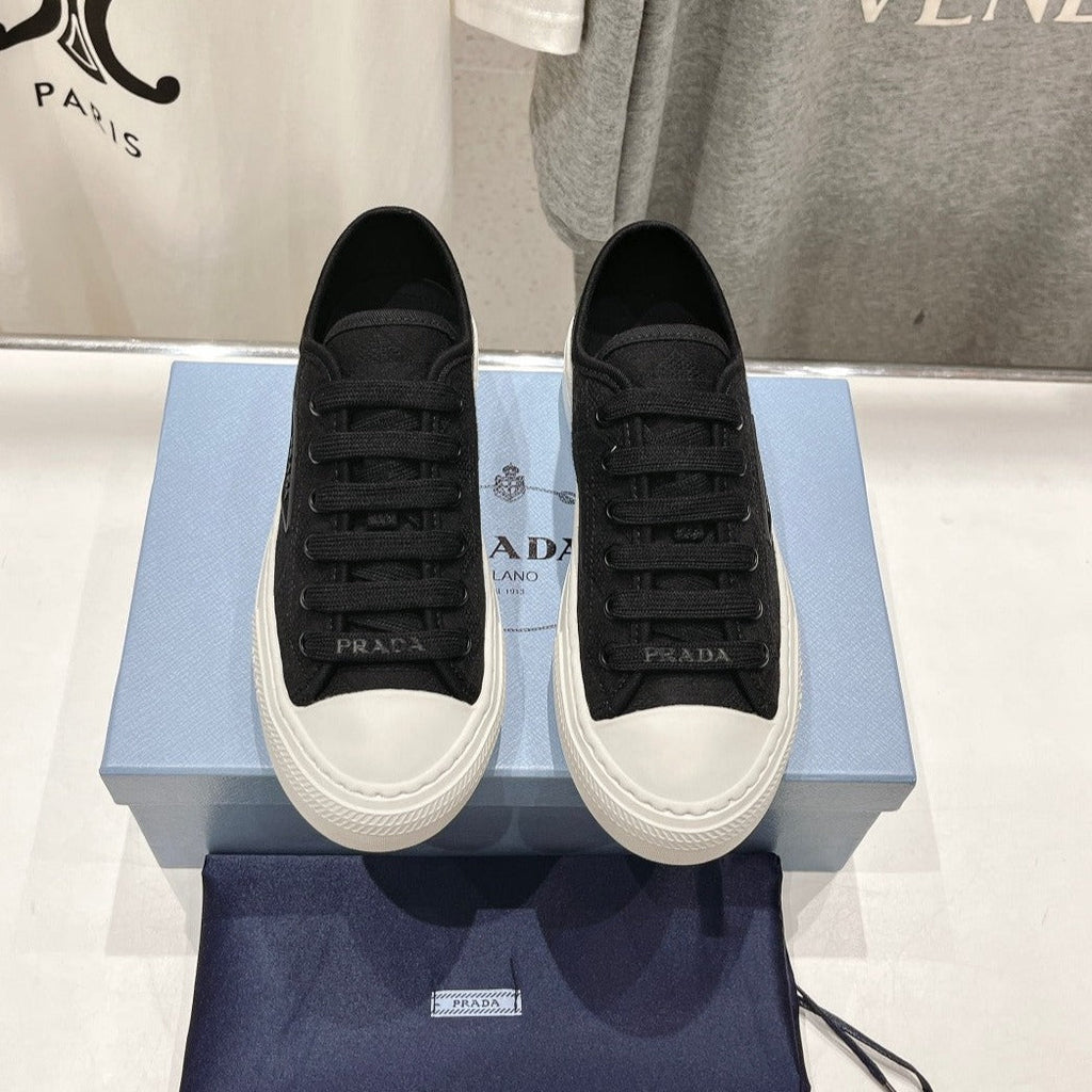 P-Sneakers