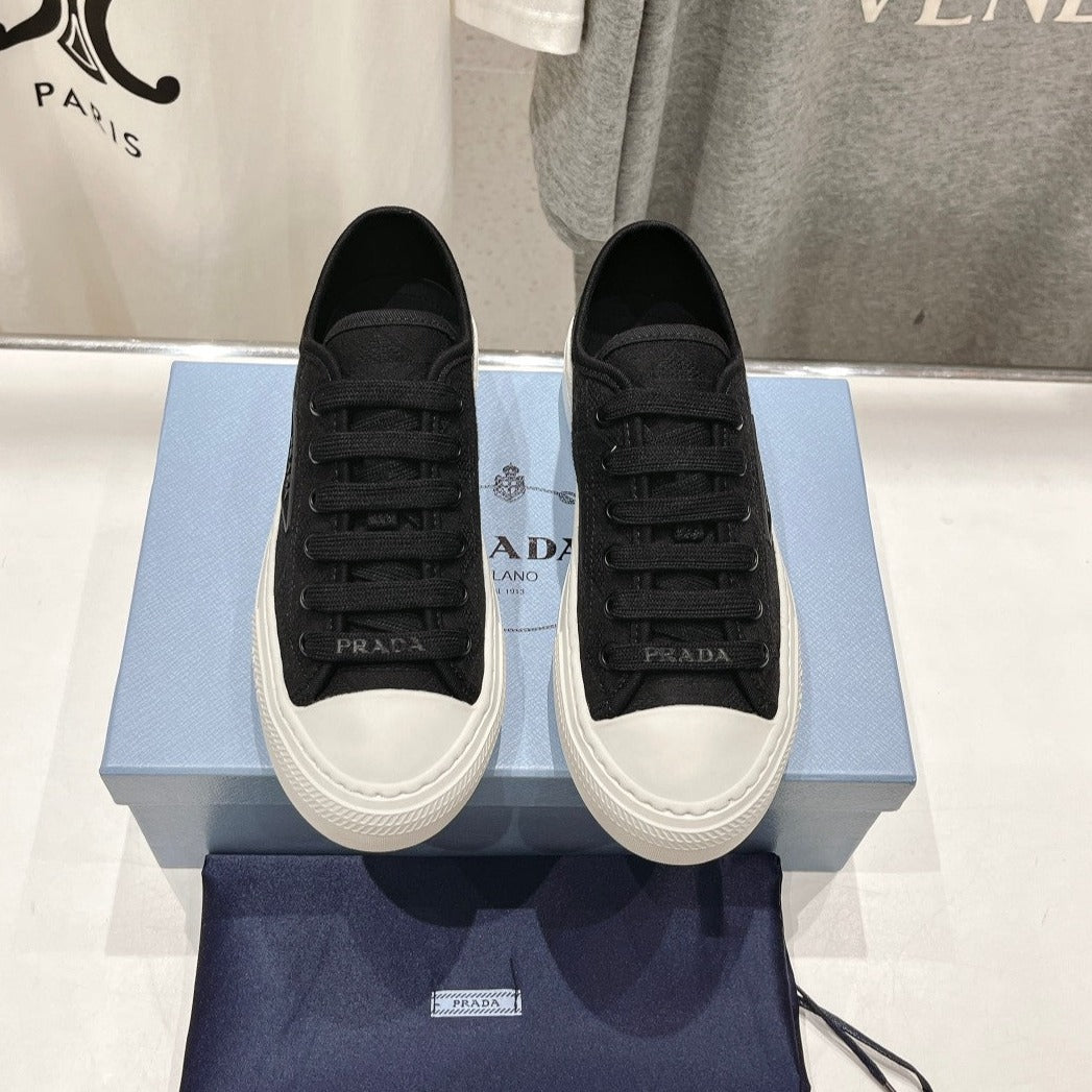P-Sneakers
