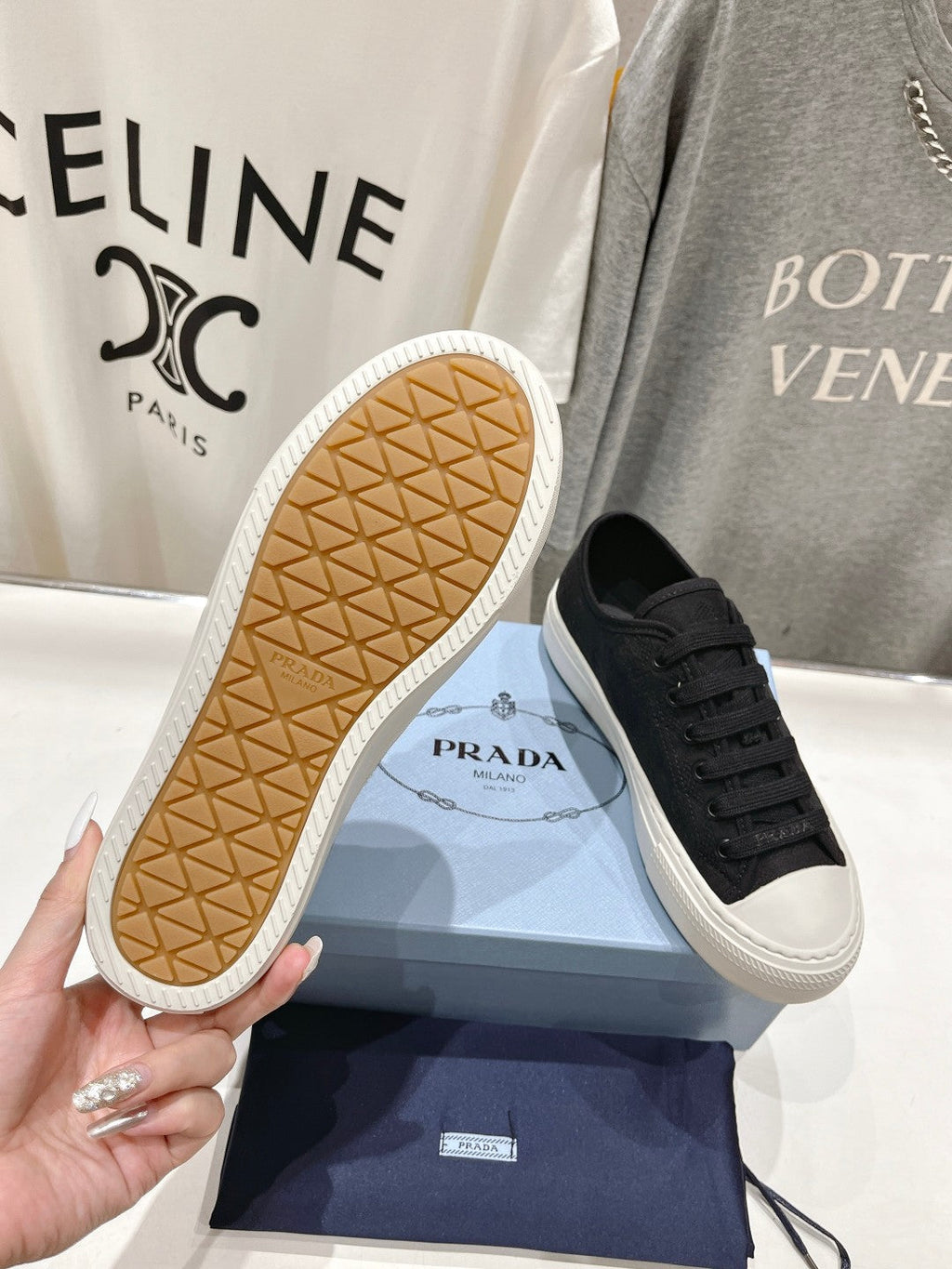 P-Sneakers