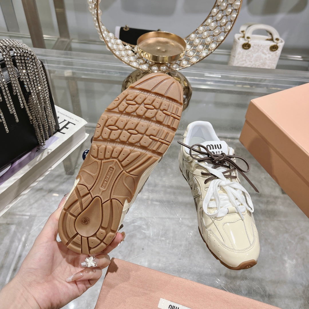 M-Sneakers