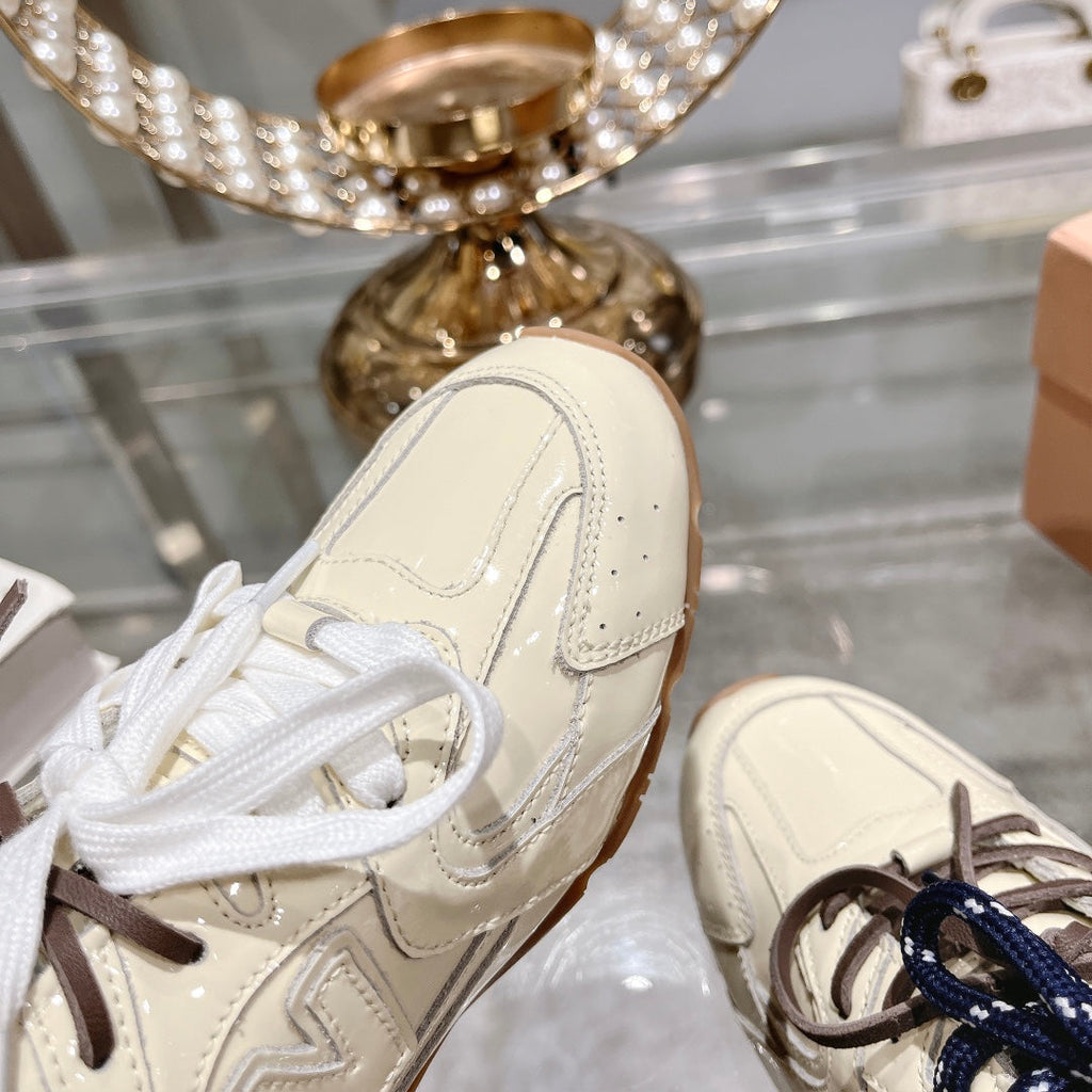 M-Sneakers