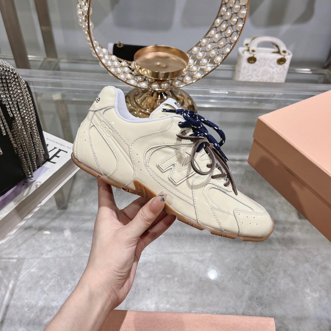 M-Sneakers
