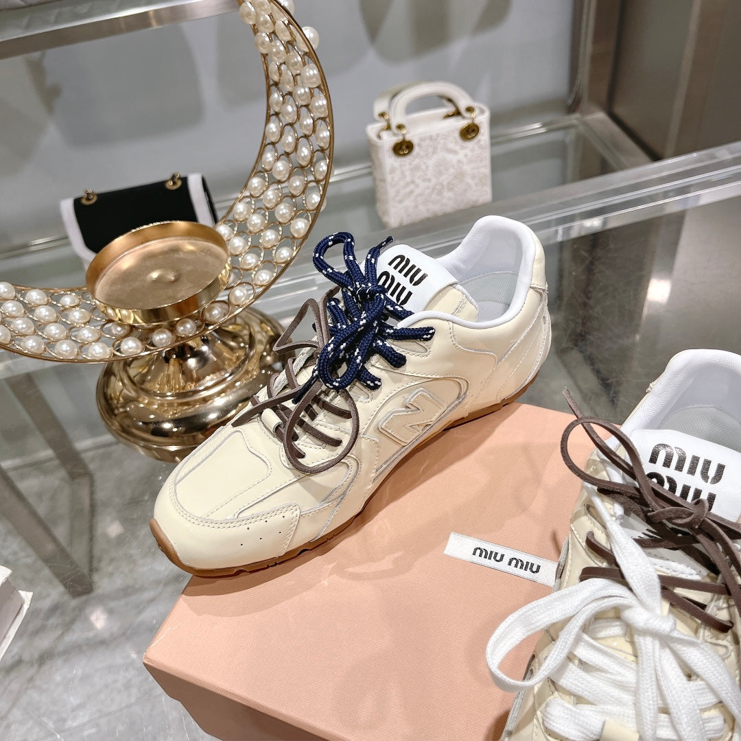 M-Sneakers