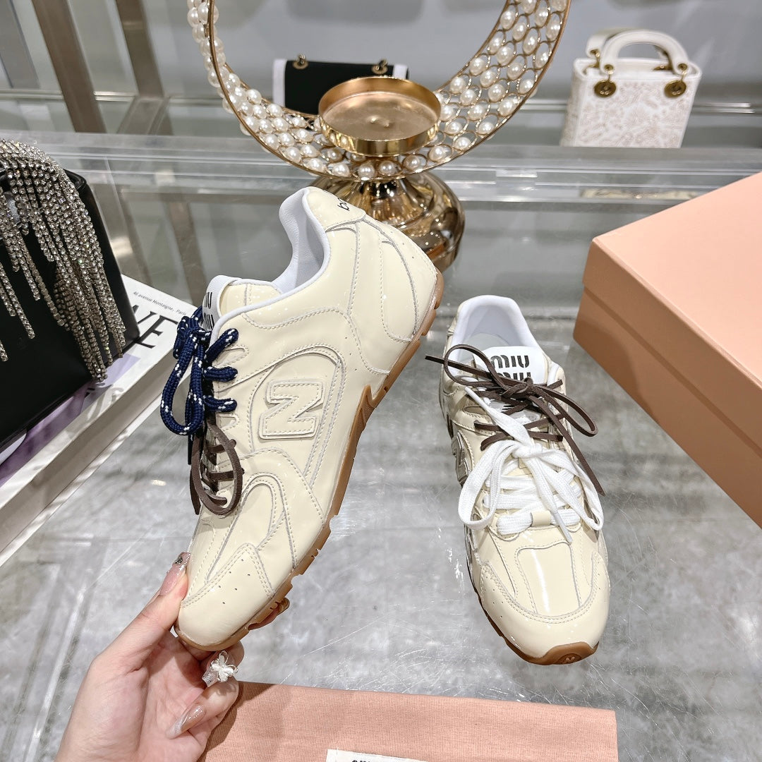 M-Sneakers