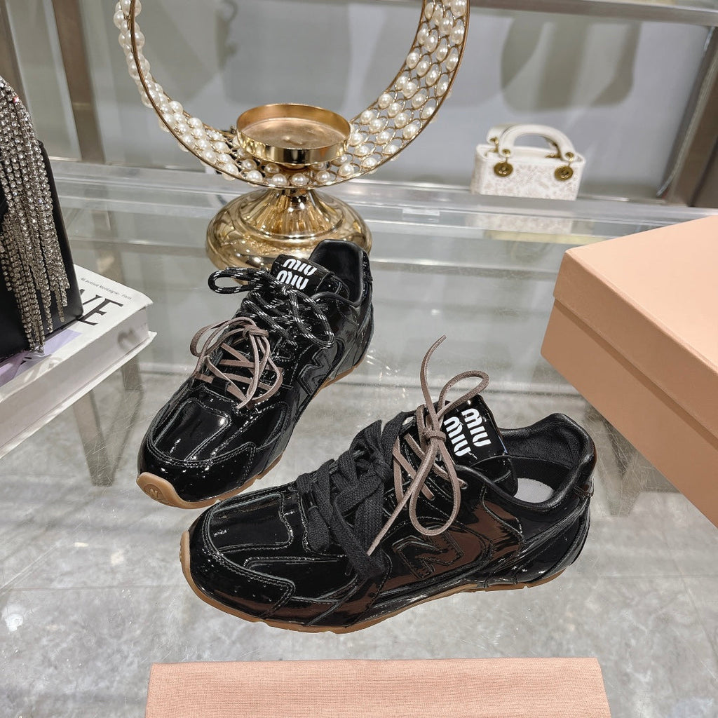 M-Sneakers