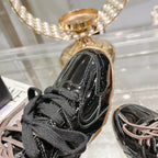 M-Sneakers