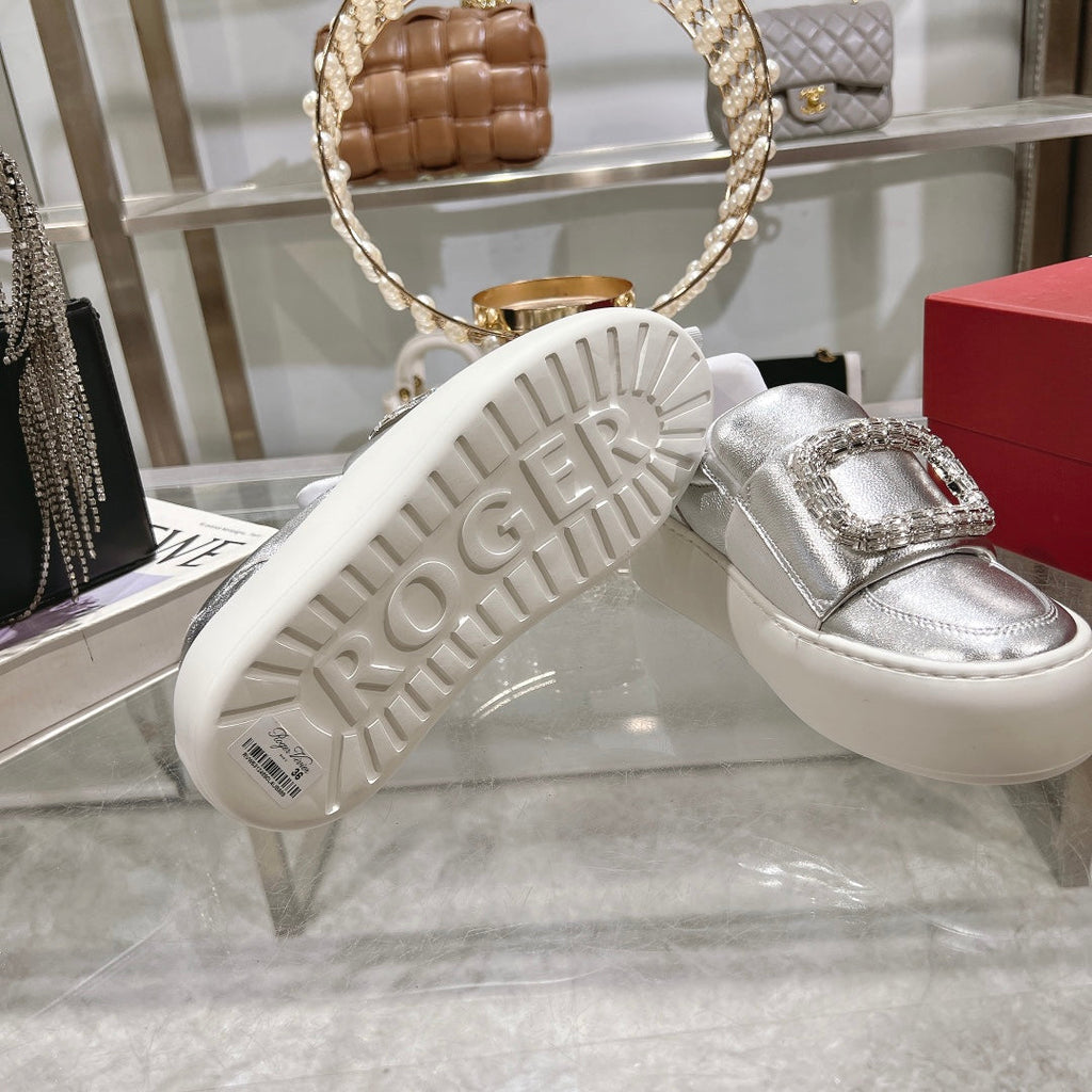 R-Sneakers