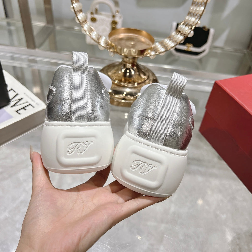 R-Sneakers