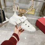 R-Sneakers