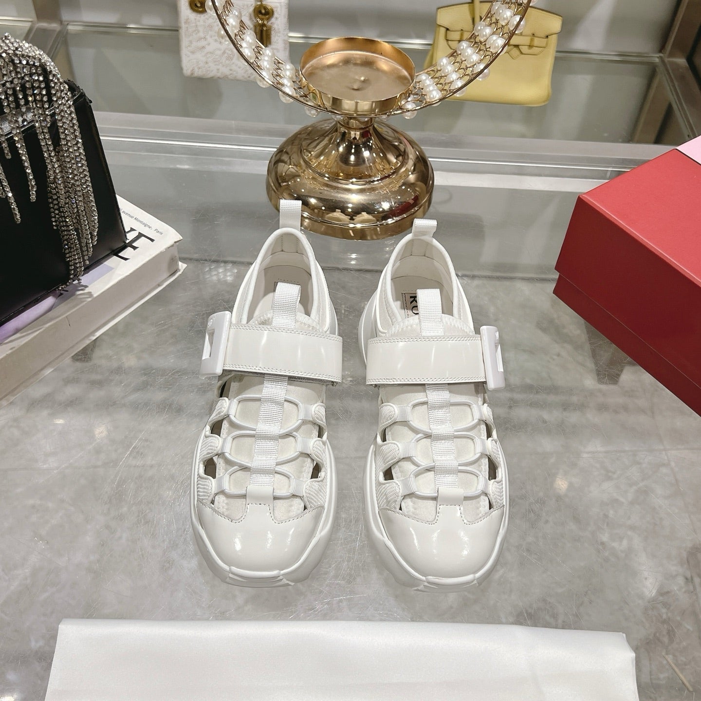 R-Sneakers
