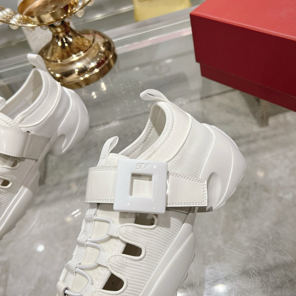 R-Sneakers