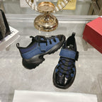 R-Sneakers