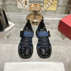 R-Sneakers