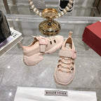 R-Sneakers