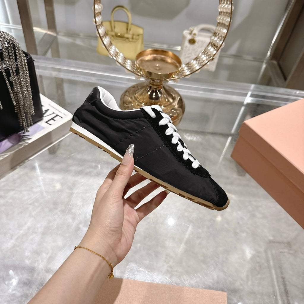 M-Sneakers