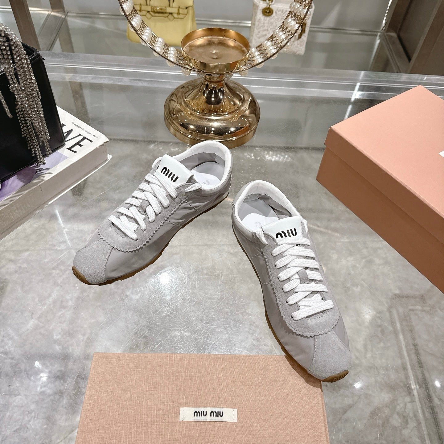 M-Sneakers