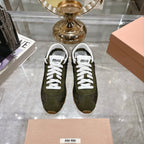 M-Sneakers