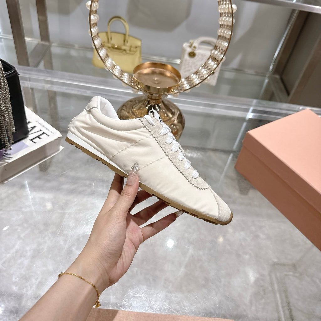 M-Sneakers