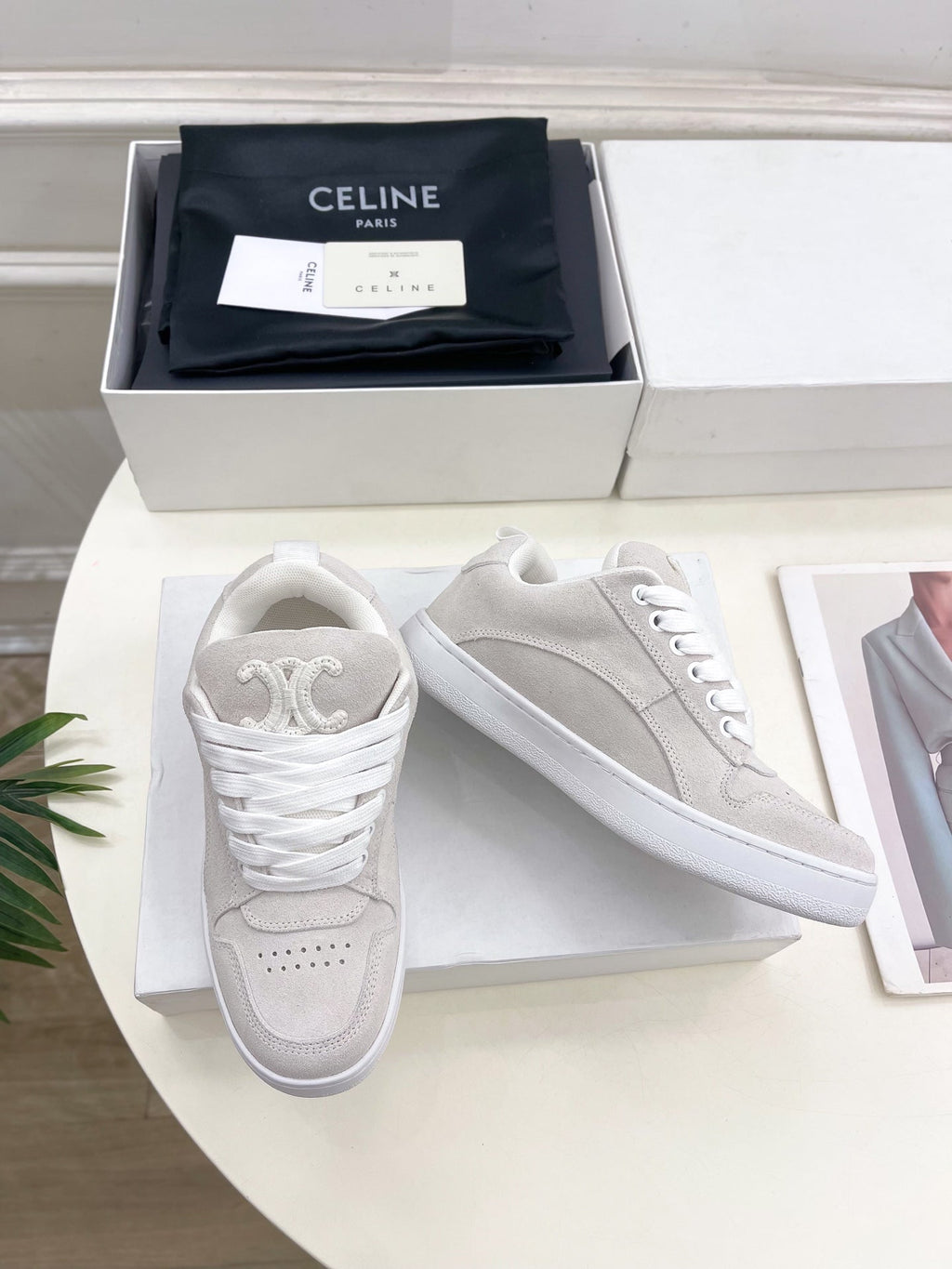 S-Sneakers