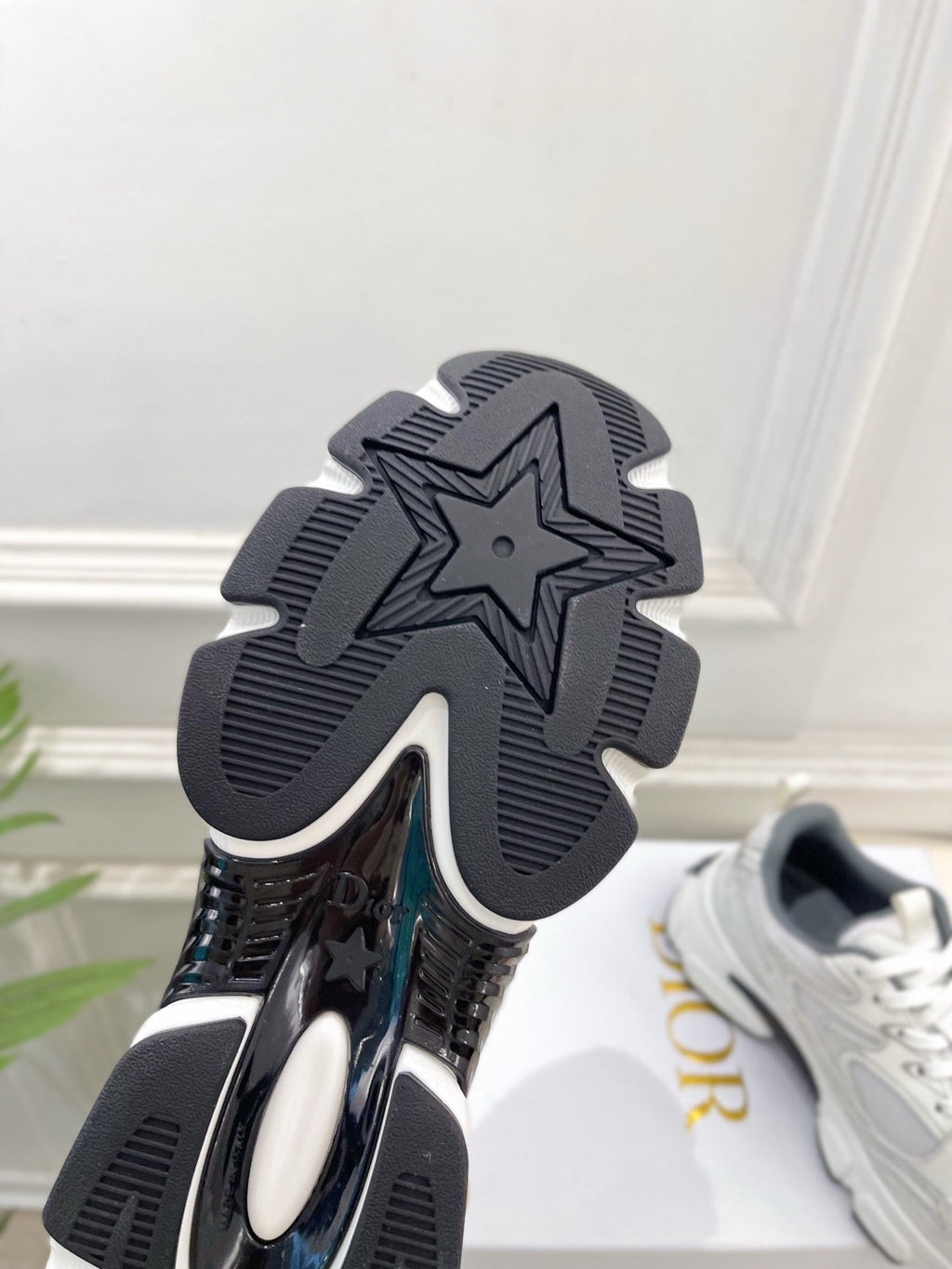 D-Sneakers