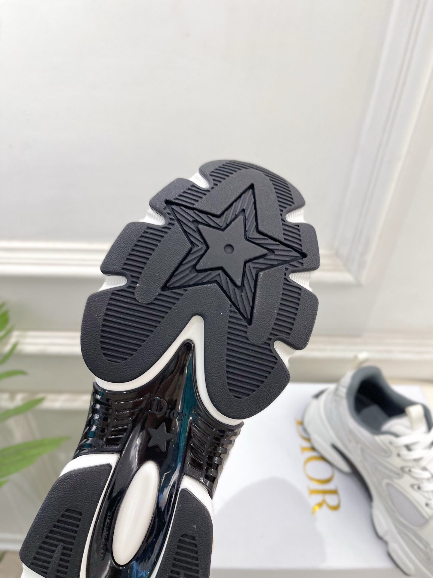 D-Sneakers