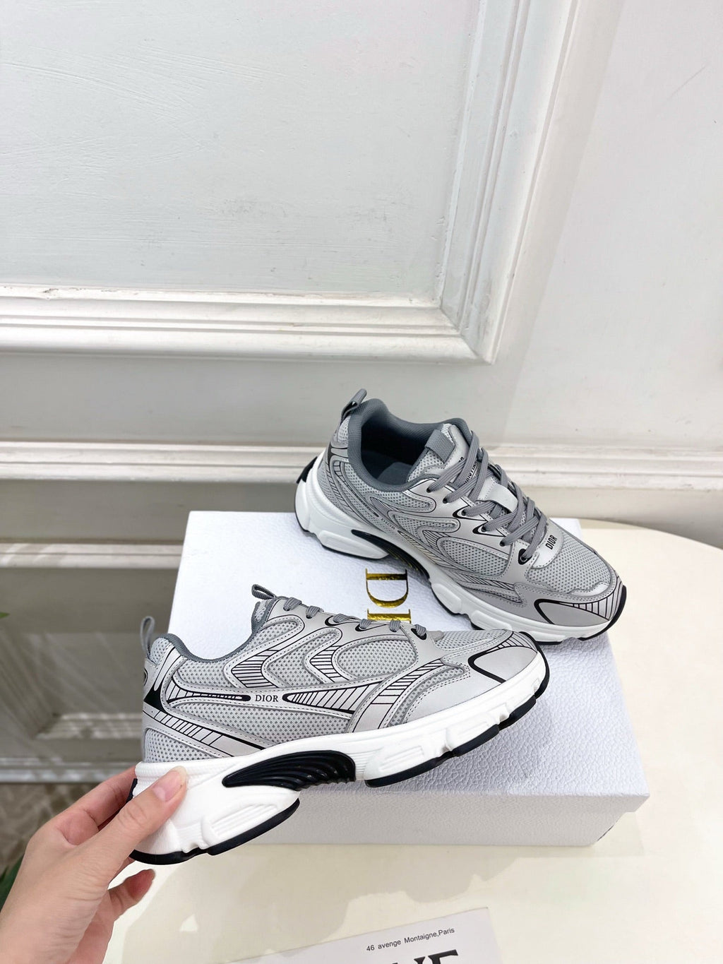 D-Sneakers